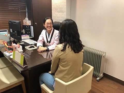 [칼럼] 임신준비를 하는 고령부부에게 난임과 불임의 진단 및 치료가 선행되어야 