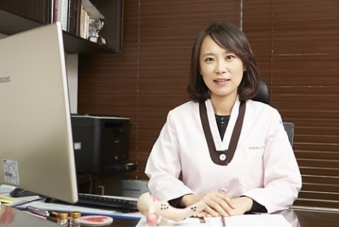 [닥터칼럼] 여성건강 해치는 자궁근종 · 자궁선근증 등 자궁질환으로부터 여성의 삶 지켜야 124111_66439_5147.jpg